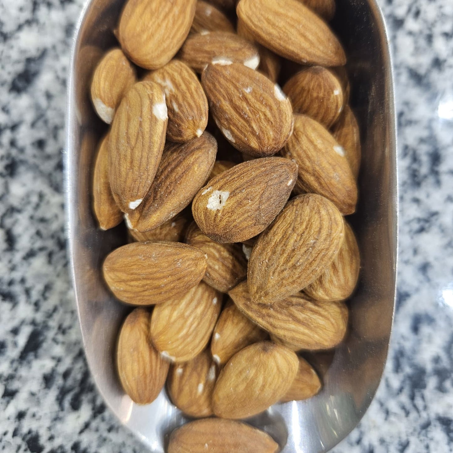 لوز ني 250 جم
